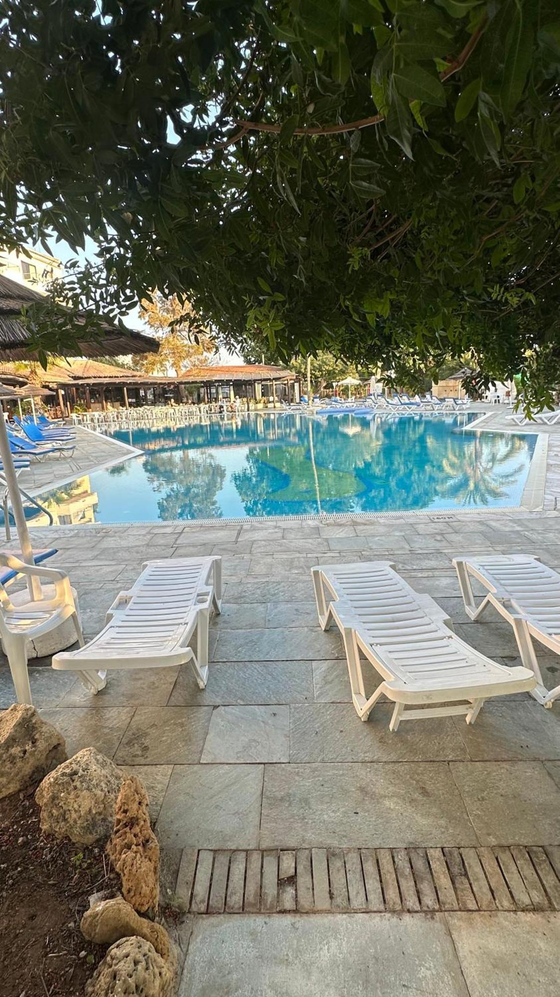 Paphos Gardens Studio Suite Exterior foto